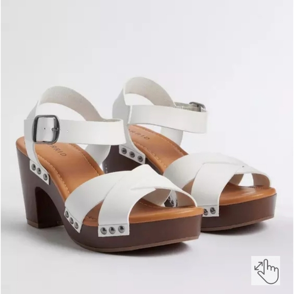 torrid Shoes - New! 13W [Torrid] White Wooden Platform Heel Sandals 3.5"h -No tags, never worn
